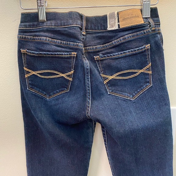 Abercrombie & Fitch girl’s (teen) jeans - Picture 2 of 3